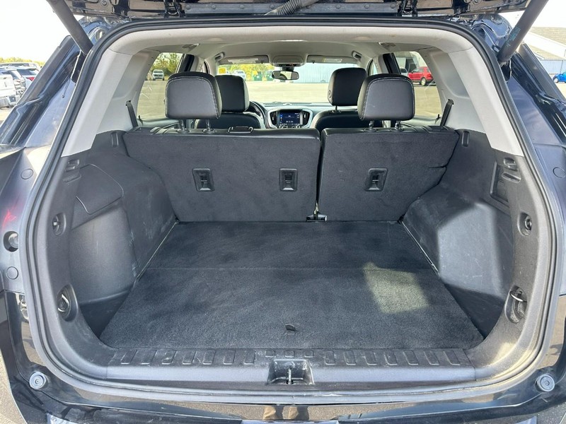 GMC Terrain Vehicle Full-screen Gallery Image 6