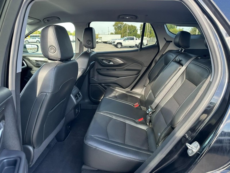 GMC Terrain Vehicle Full-screen Gallery Image 11