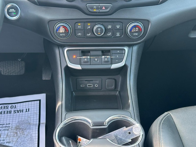 GMC Terrain Vehicle Full-screen Gallery Image 15