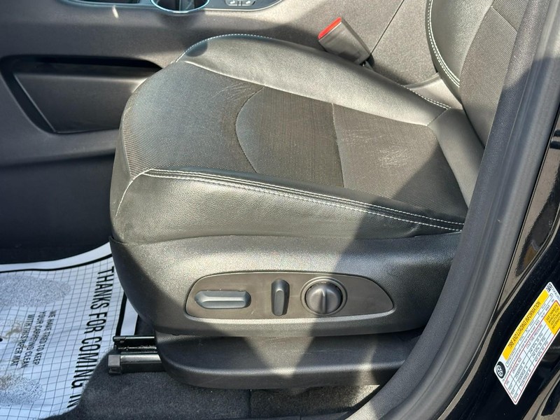 GMC Terrain Vehicle Full-screen Gallery Image 18