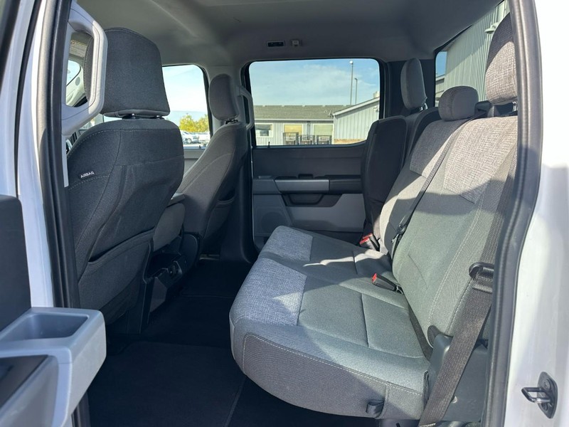 Ford Super Duty F-250 SRW Vehicle Full-screen Gallery Image 10