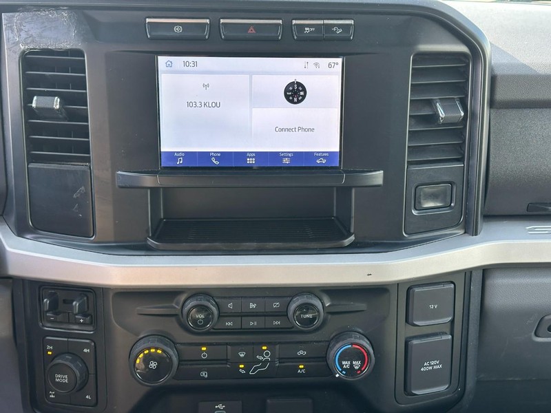 Ford Super Duty F-250 SRW Vehicle Full-screen Gallery Image 13