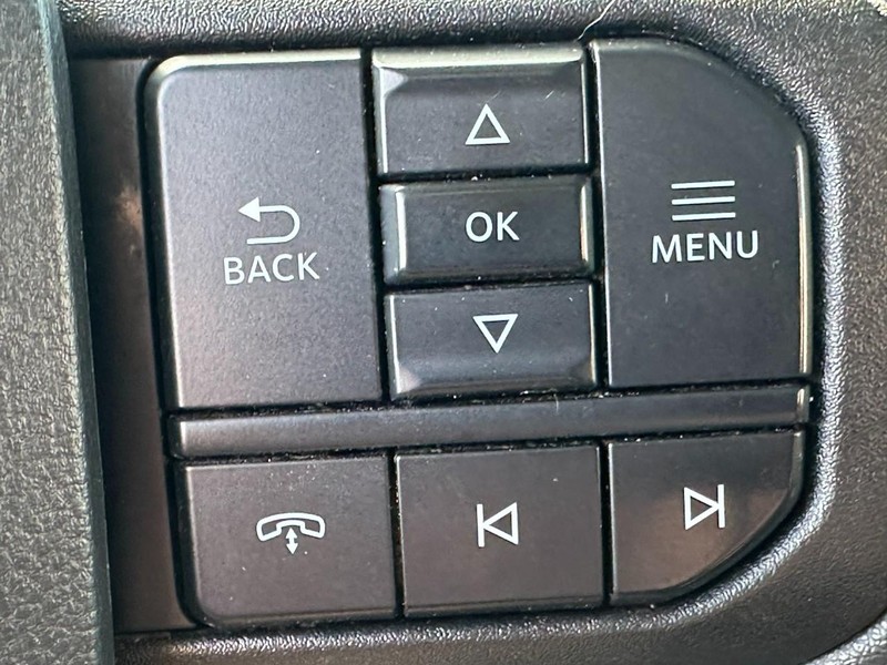 Ford Super Duty F-250 SRW Vehicle Full-screen Gallery Image 19