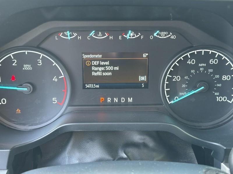 Ford Super Duty F-250 SRW Vehicle Full-screen Gallery Image 20