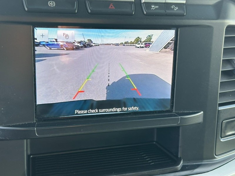 Ford Super Duty F-250 SRW Vehicle Full-screen Gallery Image 21