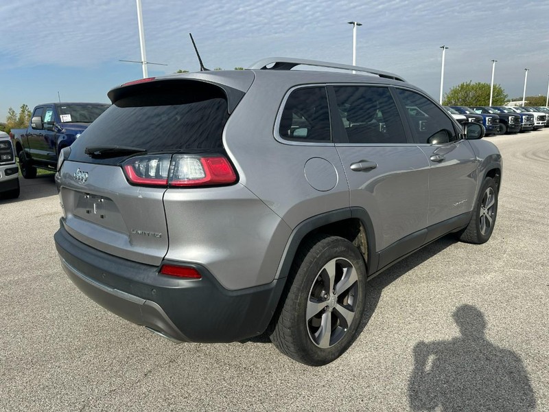 Jeep Cherokee Vehicle Full-screen Gallery Image 7