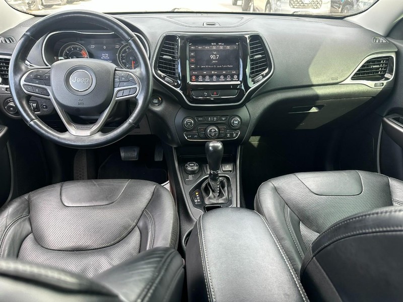 Jeep Cherokee Vehicle Full-screen Gallery Image 11