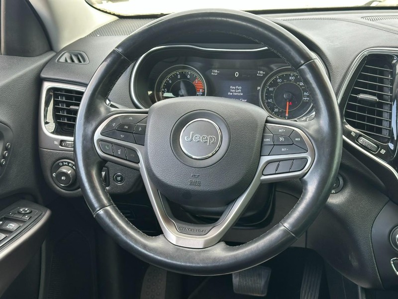 Jeep Cherokee Vehicle Full-screen Gallery Image 12