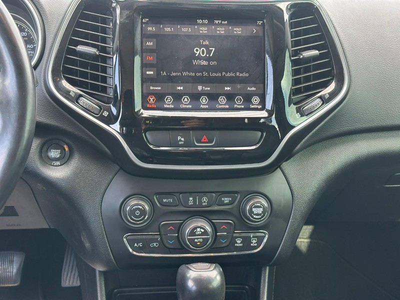 Jeep Cherokee Vehicle Full-screen Gallery Image 13