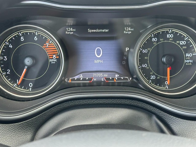 Jeep Cherokee Vehicle Full-screen Gallery Image 21