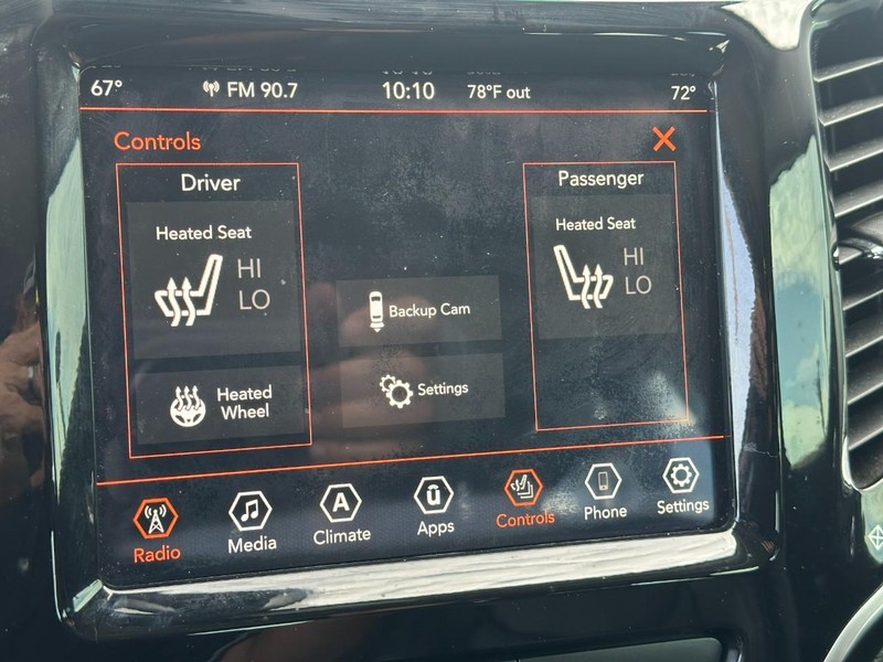 Jeep Cherokee Vehicle Full-screen Gallery Image 22