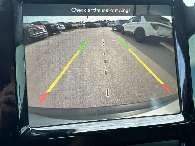 Jeep Cherokee Vehicle Full-screen Gallery Image 23