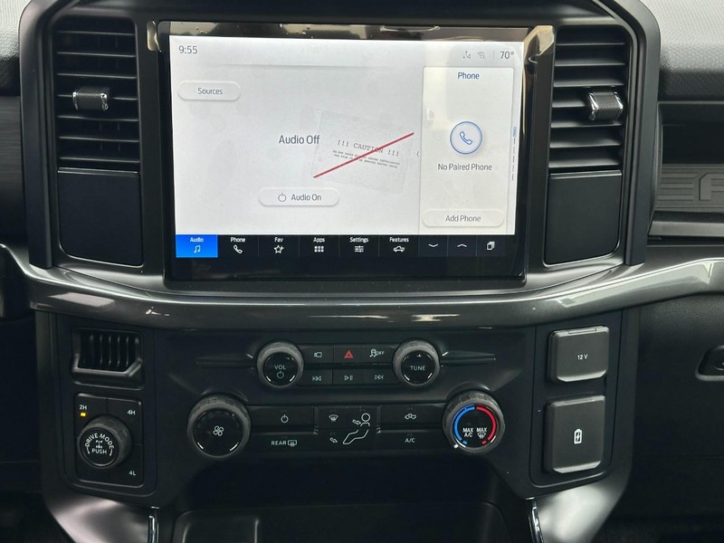 Ford F-150 Vehicle Full-screen Gallery Image 7