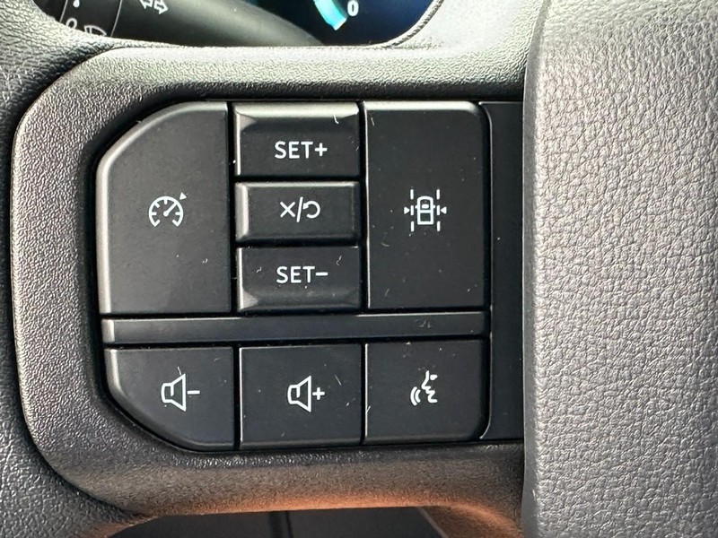 Ford F-150 Vehicle Full-screen Gallery Image 11