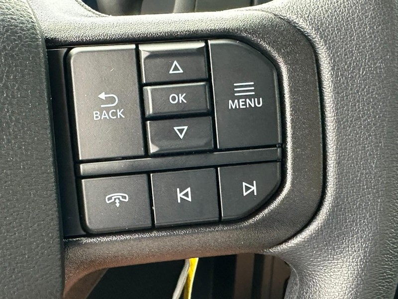 Ford F-150 Vehicle Full-screen Gallery Image 12