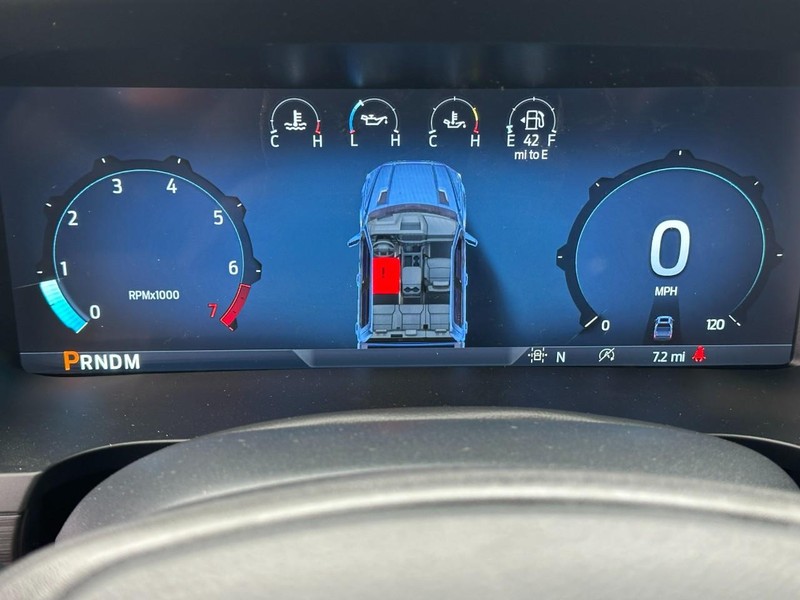 Ford F-150 Vehicle Full-screen Gallery Image 13