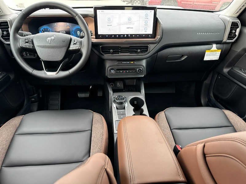 Ford Bronco Sport Vehicle Full-screen Gallery Image 5