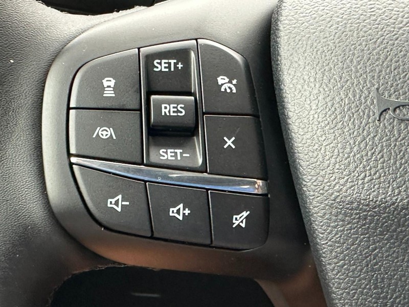 Ford Bronco Sport Vehicle Full-screen Gallery Image 12