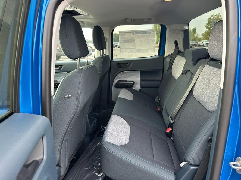 Ford Maverick Vehicle Full-screen Gallery Image 4