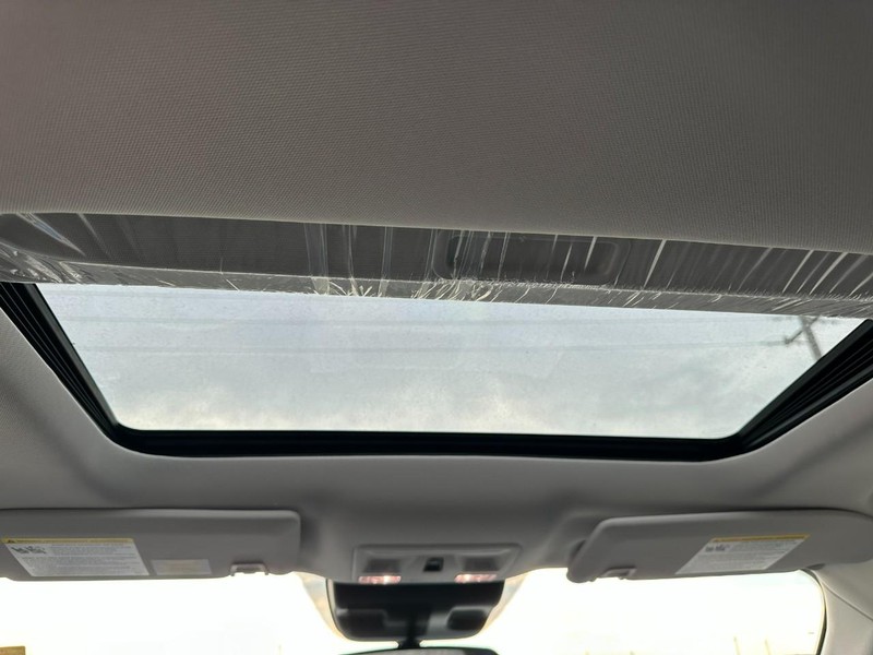 Ford Maverick Vehicle Full-screen Gallery Image 5