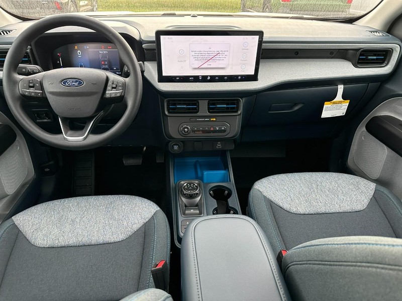 Ford Maverick Vehicle Full-screen Gallery Image 6