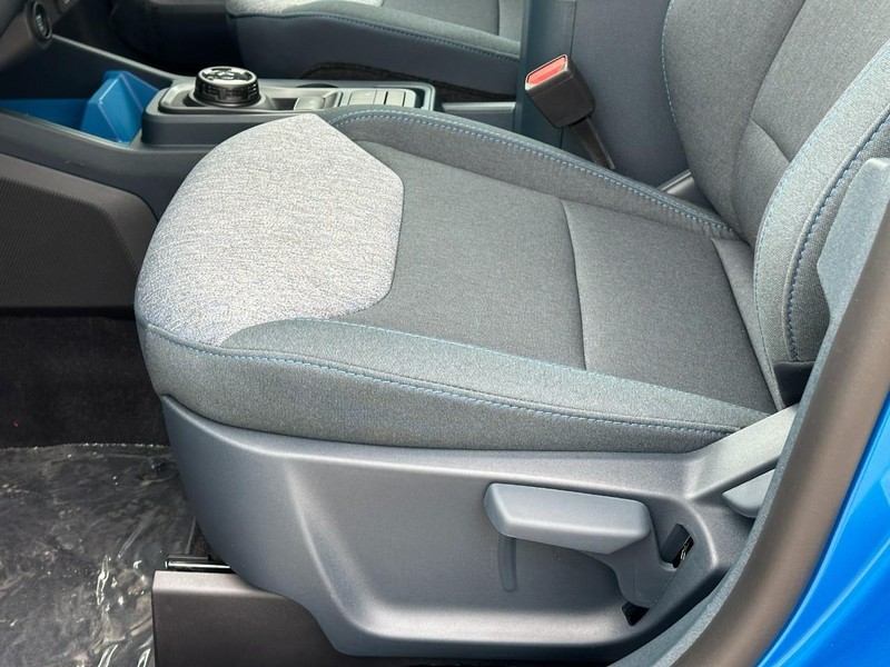 Ford Maverick Vehicle Full-screen Gallery Image 11