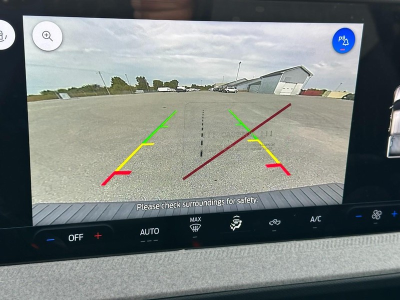 Ford Maverick Vehicle Full-screen Gallery Image 15