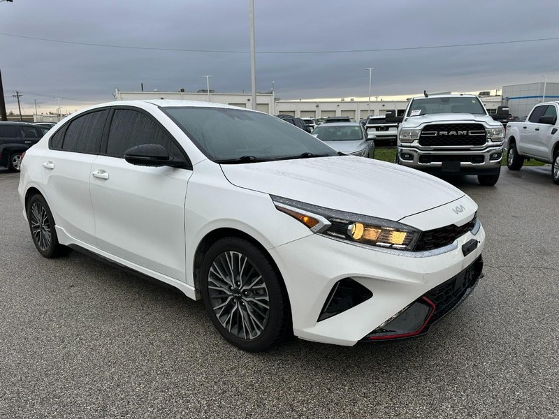 Kia Forte Vehicle Full-screen Gallery Image 7