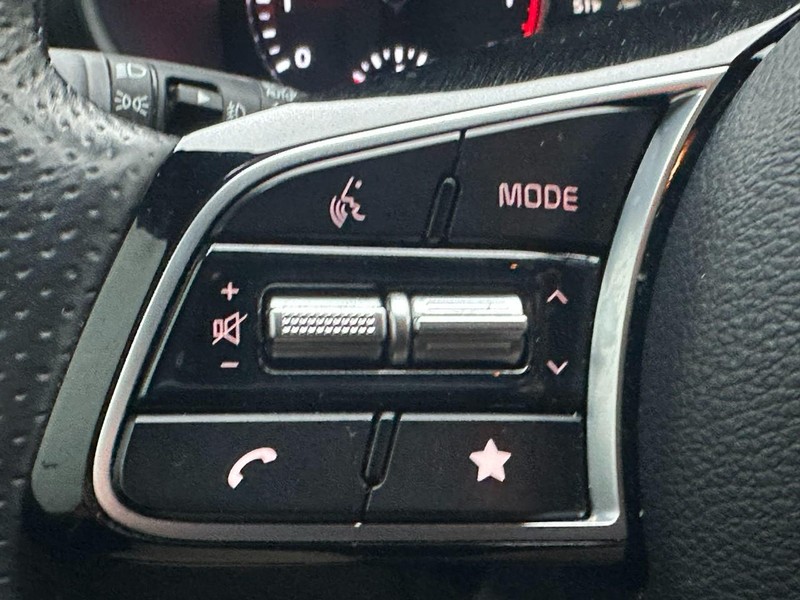 Kia Forte Vehicle Full-screen Gallery Image 17