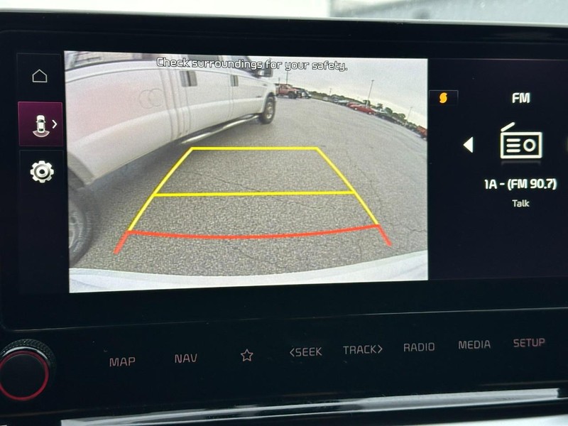 Kia Forte Vehicle Full-screen Gallery Image 20