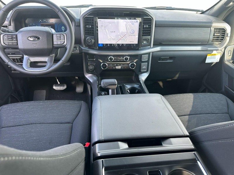 Ford F-150 Vehicle Full-screen Gallery Image 5