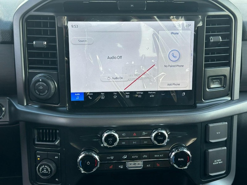 Ford F-150 Vehicle Full-screen Gallery Image 7