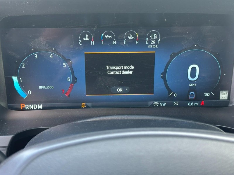 Ford F-150 Vehicle Full-screen Gallery Image 13