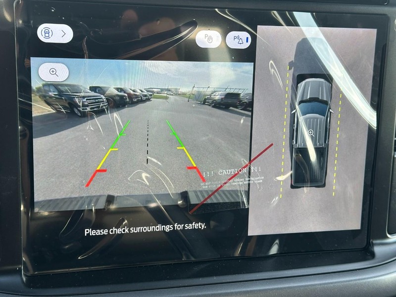 Ford F-150 Vehicle Full-screen Gallery Image 16