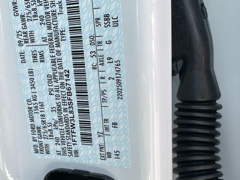 Ford F-150 Vehicle Full-screen Gallery Image 17