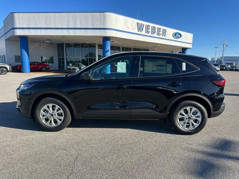 Ford Escape Vehicle Full-screen Gallery Image 2