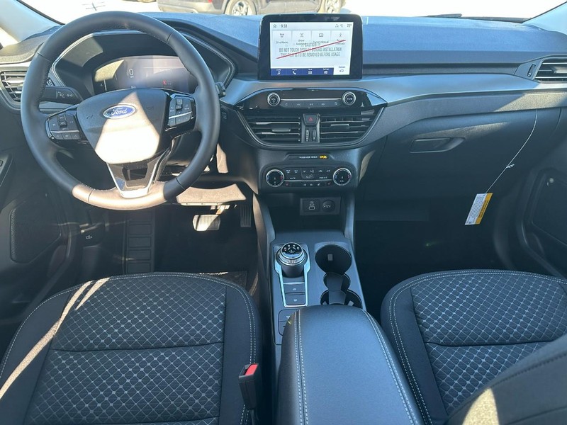 Ford Escape Vehicle Full-screen Gallery Image 5