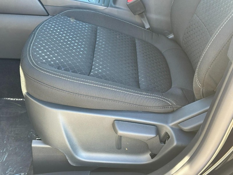 Ford Escape Vehicle Full-screen Gallery Image 10