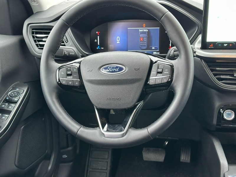 Ford Escape Vehicle Full-screen Gallery Image 6