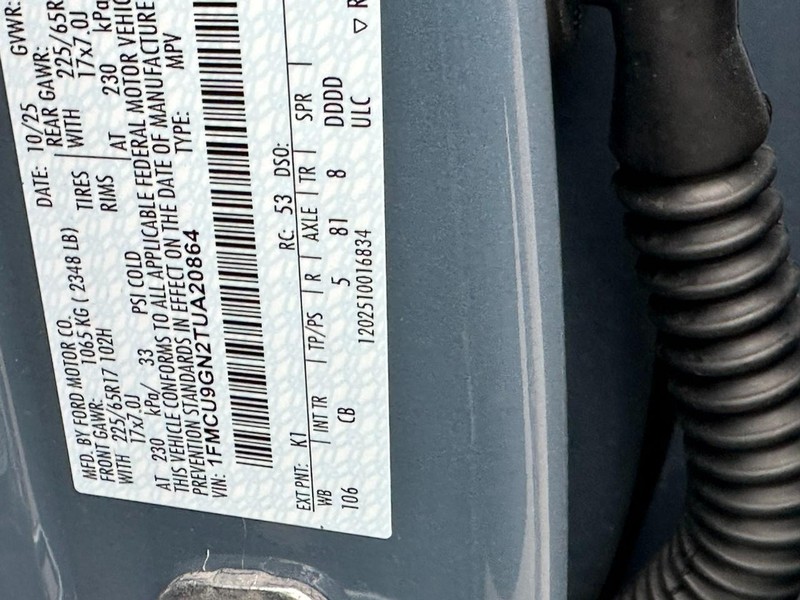 Ford Escape Vehicle Full-screen Gallery Image 14