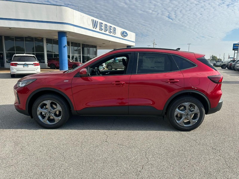 Ford Escape Vehicle Full-screen Gallery Image 2