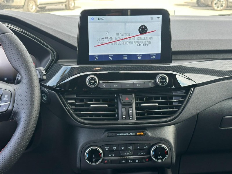 Ford Escape Vehicle Full-screen Gallery Image 7