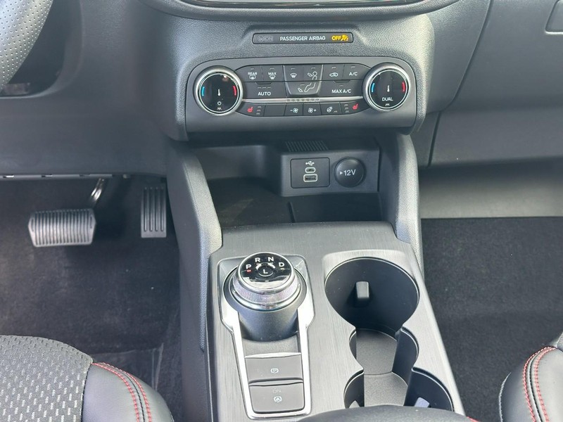 Ford Escape Vehicle Full-screen Gallery Image 8