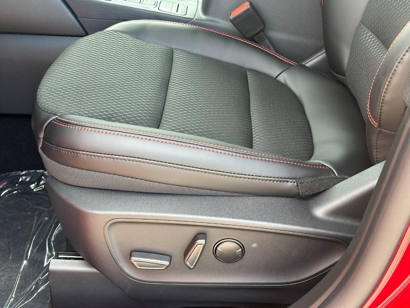 Ford Escape Vehicle Full-screen Gallery Image 10