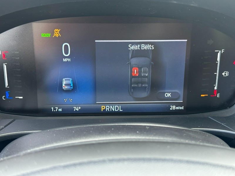 Ford Escape Vehicle Full-screen Gallery Image 13