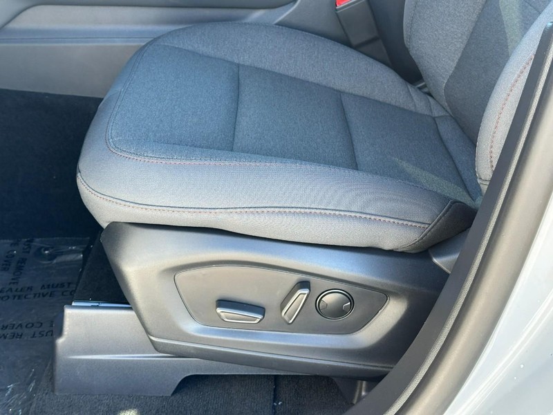 Ford Explorer Vehicle Full-screen Gallery Image 11