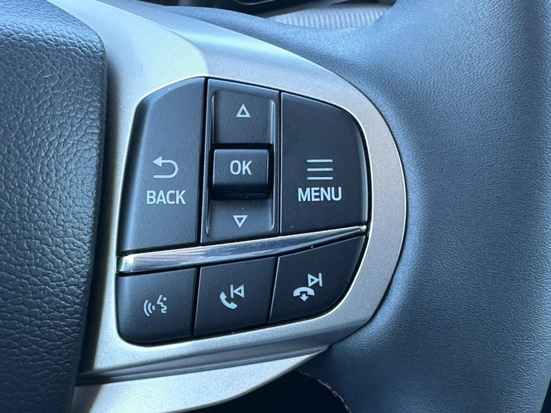 Ford Explorer Vehicle Full-screen Gallery Image 13