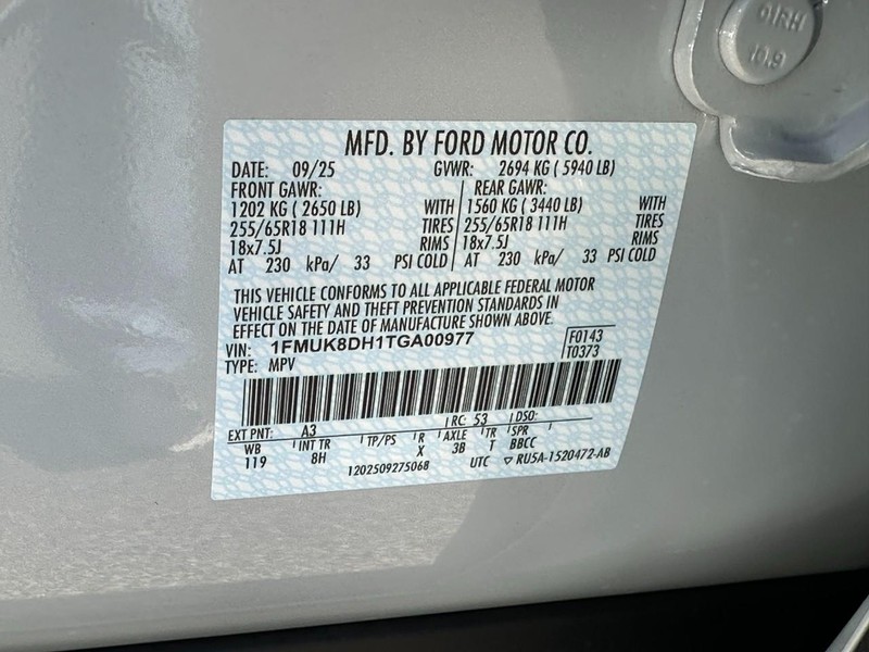 Ford Explorer Vehicle Full-screen Gallery Image 15