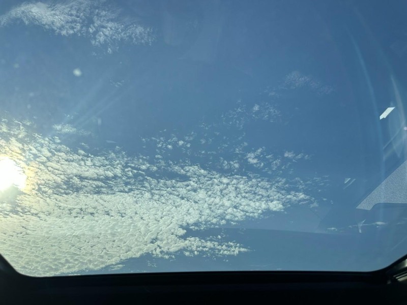 Ford Explorer Vehicle Full-screen Gallery Image 6