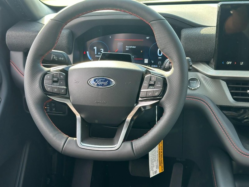 Ford Explorer Vehicle Full-screen Gallery Image 8